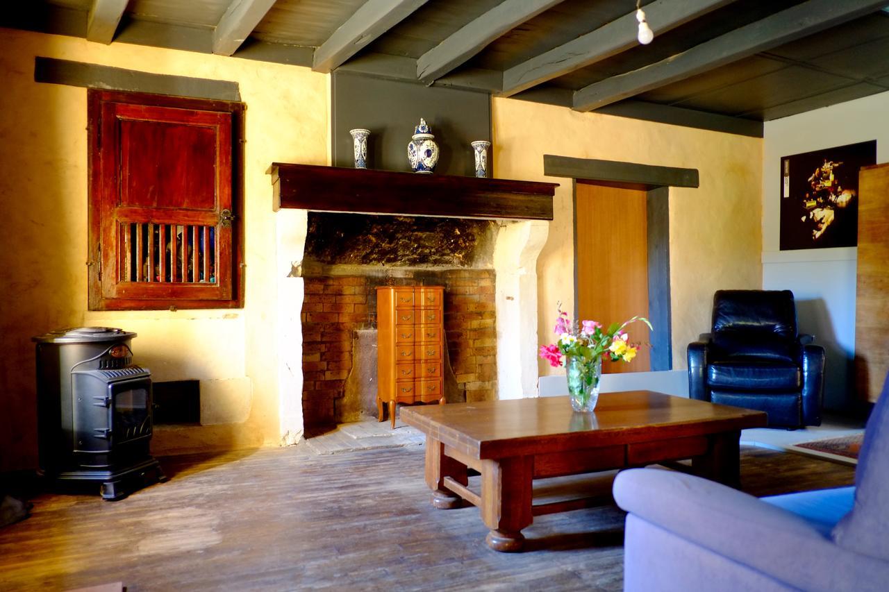 Chambres Des Forges Cellefrouin Екстериор снимка