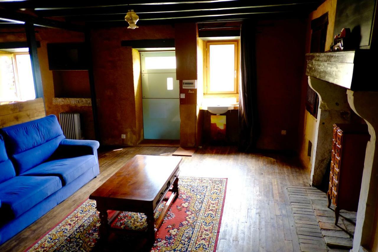 Chambres Des Forges Cellefrouin Екстериор снимка